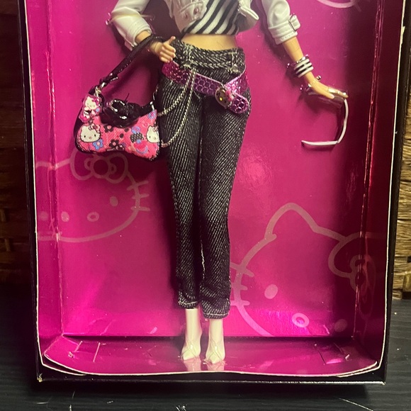 Barbie Hello Kitty Doll Pink Label - Picture 12 of 13
